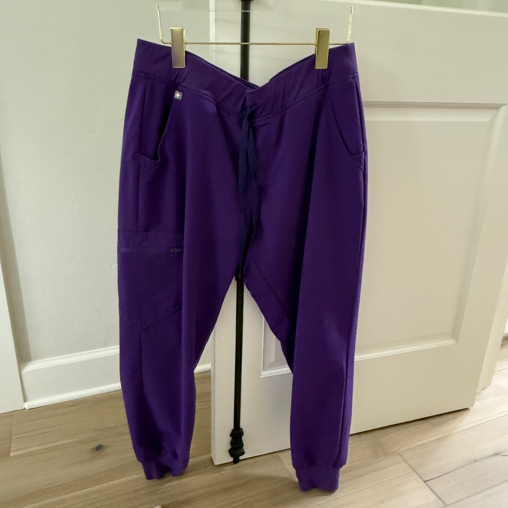FIGS Zamora DIGITAL GRAPE Jogger Scrub Pants - Size Large Petite